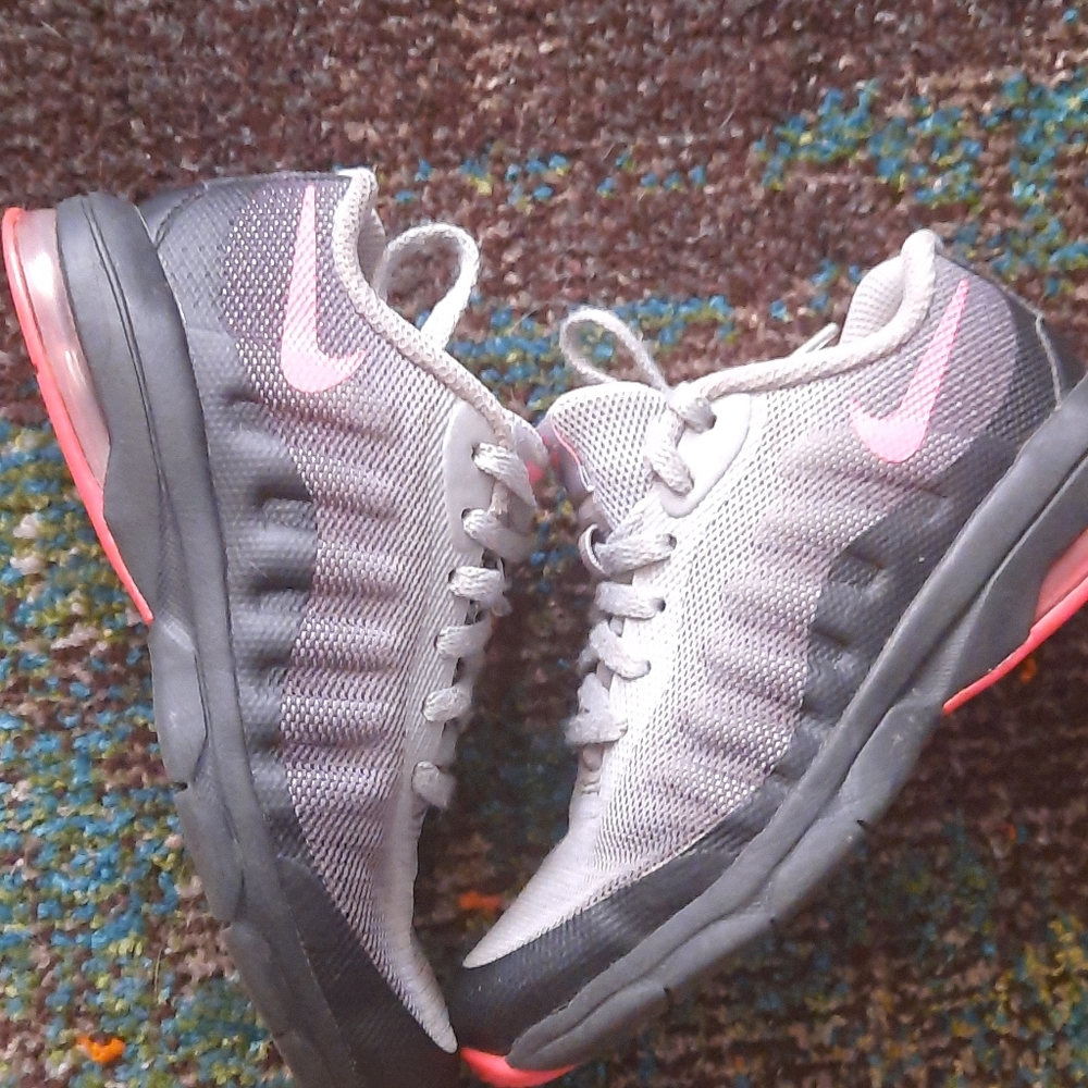 Girls Nike Air size 10.5c